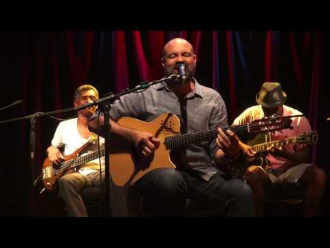 Alexandre Leão - Por causa de você, menina.