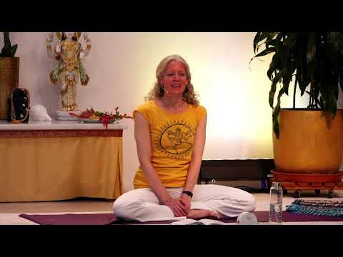 YOGA Mittelstufe "Exakt" - Yoga Vidya Ashram Live - 9:15 Uhr 09.10.2021