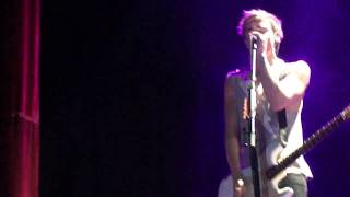McFly - Unsaid Things &amp; I'll Be Your Man (Le Trianon Paris)