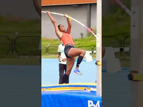 INCREDIBLE POLE VAULT JUMP😱#PoleVault #Athletics #shorts #TrackAndField #viral #youtubeshorts