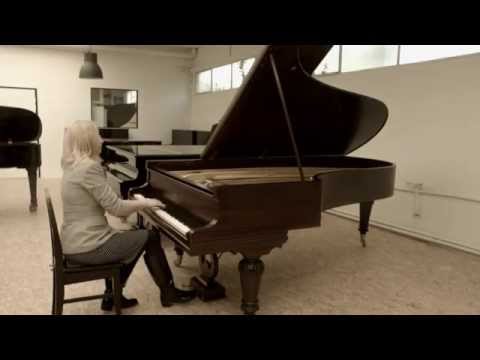 Choosing piano for Salle Gaveau recital May 21, 2014,  Valentina Lisitsa