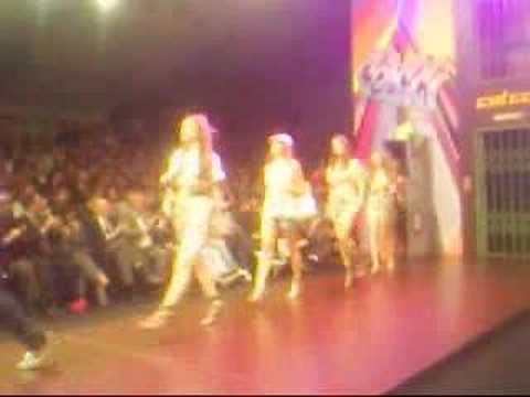 Gisele Bundchen desfile colcci verão 2008