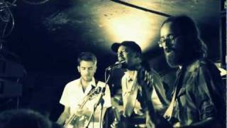 Black Joe Lewis & The Honeybears - Livin' In The Jungle @ Sidecar (Barcelona 2011)
