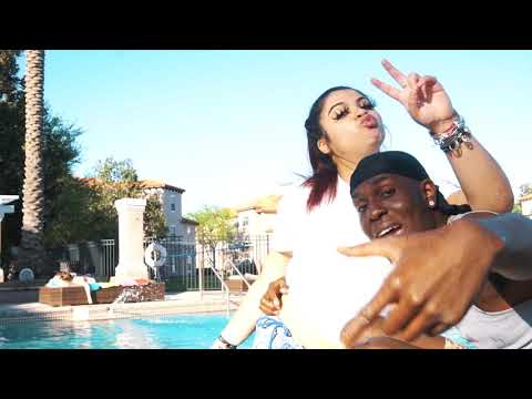 NFL Stan x JunkYard Lady !! Shot By @Chesseburger