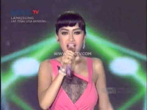 Julia Perez " Aku Mah Gitu Orangnya " - MNCTV Road Show Bandung (19/12)