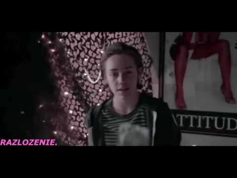 Carl Gallagher/ Shameless