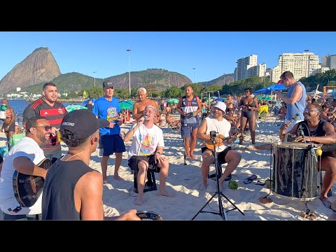 Pagode na Praia - Vacilão / Deixa a Vida Me Levar / Madalena