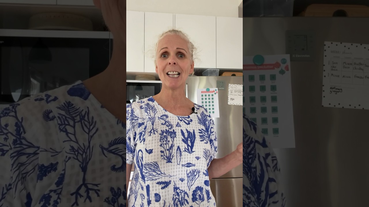 Christmas Declutter Calendar #christmastips FREE👇