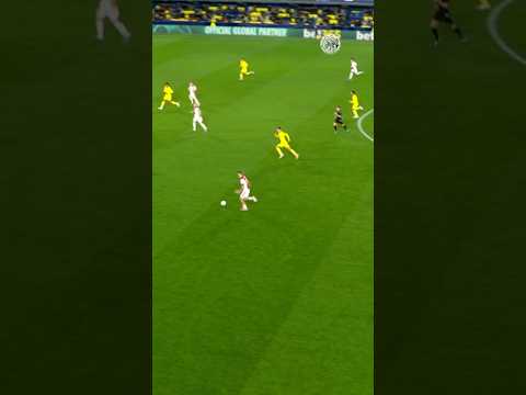 A true winning team goal for Ajax vs. Villarreal! 🖇️