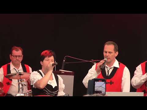 00006 Holzmarkt mit Marienberger Blasmusikanten