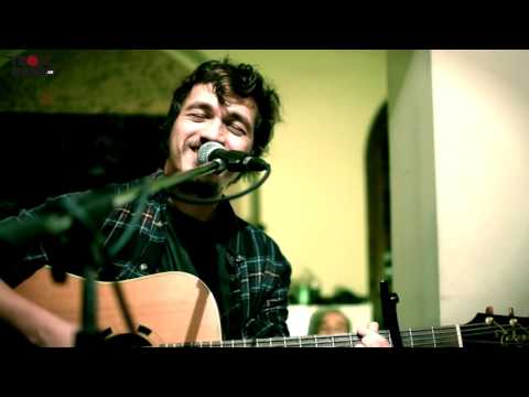 Moa Bones - Hey (unplugged @ trollradio.gr)