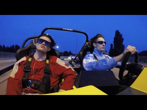 Astro Burger & Jule X - Race (prod. claptomanik)