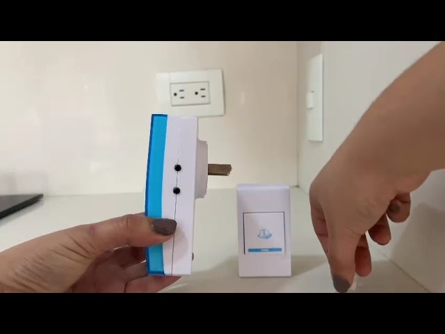 Vídeo relacionado con Relaxdays Botón Zumbador con Sonido y Luz, Accesorio para Noches de Juegos, a Pilas, Timbre de Plástico, Rojo y Negro