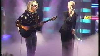 Eurythmics - You Have Placed A Chill In My Heart (Live on TOTPs)