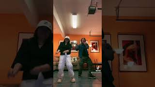 Download lagu Happy Ajalah - ArisSmpuo #coupledance #tiktokdance #dancechallenge #shortsdance #fypシ #fyp #viral mp3