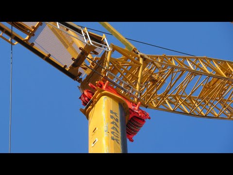 Soeren66 - LIEBHERR LTM 1300-6.2 beim Abbau eines TEREX PEINER TDK