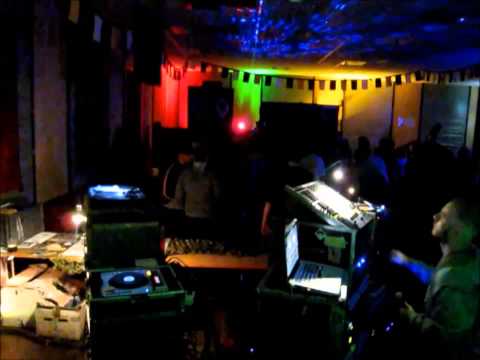 Young Veteran Hifi @ Ballroom Skank - 22.11.2014 - ①