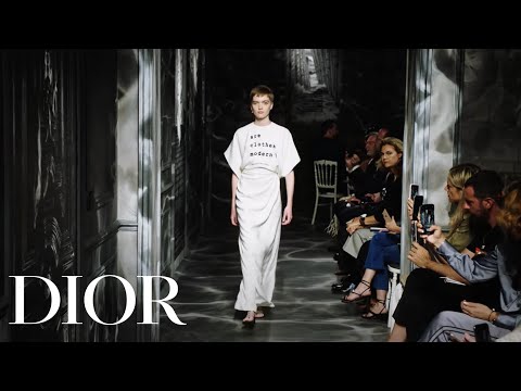 Relive the Dior Autumn-Winter 2019-2020 Haute Couture show