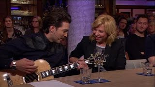 Waylons verrassing voor Claudia - RTL LATE NIGHT