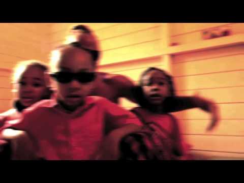 **L'HABIT NE FAIT PAS LE MOINE** LAROUJ