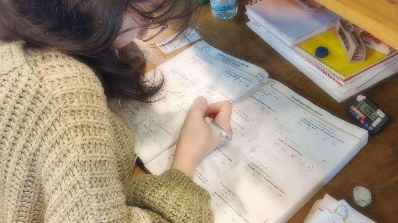 (💤)  🧠 math & physics wizard.