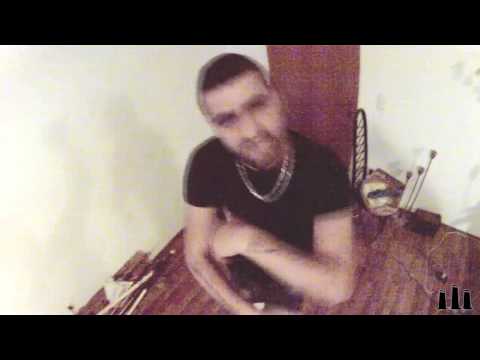 Akillaveli performes Rollin' drunk & live