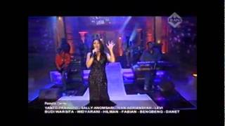 Download lagu Agnes Monica Feat Anggun Cipta Sasmi mp3