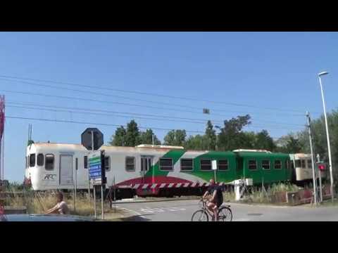 Passaggio a livello di via Pisino - Bellaria (RN) / Level Crossing / Bahnübergang / 踏切