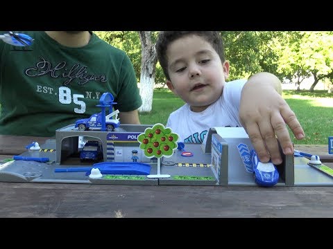 Polis Garaj Seti Açtık Oyun Kurduk Oynadık | Çocuk Videoları