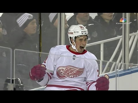 Mantha/Ericsson/Larkin Goals @ Tor - 1/1/17