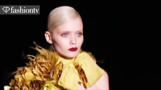 Download lagu Abbey Lee Kershaw, Top Model at Fashion Week - Winter 2012 | FashionTV - FTV mp3