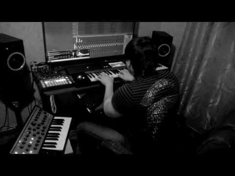 DJ KoT - Anacoluthon (LIVE Techno Sound!)