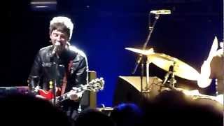 Noel Gallagher - A Simple Game of genius (live@TCT Royal Albert Hall 2013)