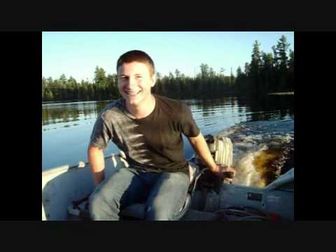 WTF, dem Boot geht das Benzin aus.