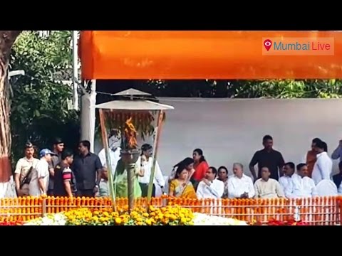 उद्धव ठाकरे ने दी श्रद्धांजली