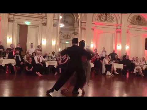 Johana Copes  and  Leonardo Sardella  are  dancing  to  the  tango  "  Para Dos  "  by  Osvaldo Pugliese  at  Wiesbaden Tango Festival