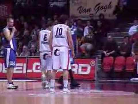 17 24-11-07 BCO-Bree - Nogmaals vrijworpen Veselin Petrovic.