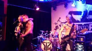 Smash Into Pieces - Checkmate live @Hall of Fame