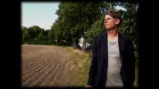 Roger Karlsson - Kysser Sörmlands Jord (Official Video)