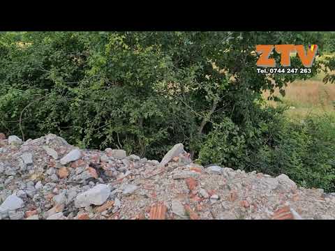 Deseuri din constructii aruncate pe langa drumul spre Treznea