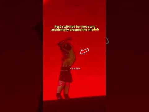 Rosé switched her move and accidentally dropped the mic concert in Milan today  #rosé #blackpink