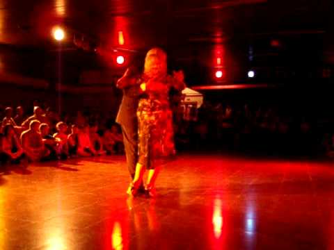  Carlos Perez  and  Rosa Forte  are  dancing  to  the  tango  "  Recuerdo  "
