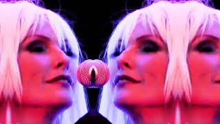 Blondie - Love Doesn&#39;t Frighten Me