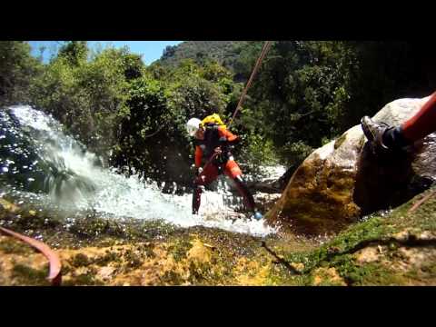 Descenso de caones en Sierra de las Nieves