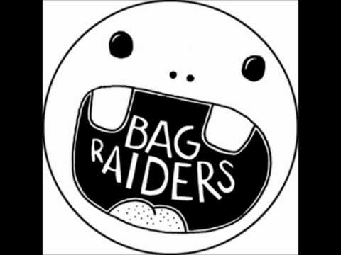 Bag Raiders - Way Back Home [Lyrics & HD]