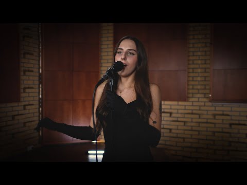 Aleksandra Hutnik – Skyfall (Adele cover)