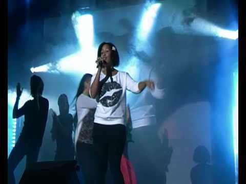 Joli Isabel Francisco singt Monday Morning - Weilheim