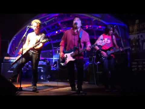 Dichi Michi - Sempurna (Live at Bunk Not Dead Tour 2013 - Kuala Lumpur)