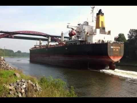 Vinalines Global on the Kiel-Canal (Levensau-Bridge) on 09-03-2011