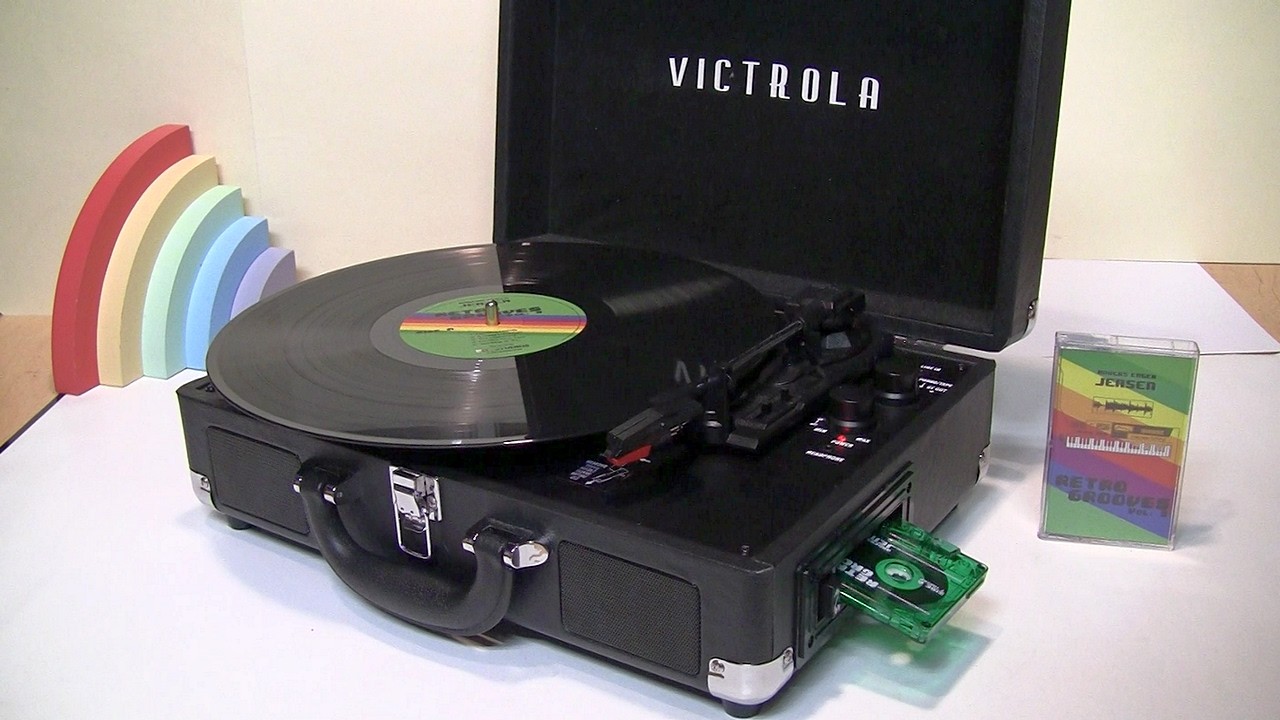 Victrola Journey+ record/cassette player with a fatal but fixable flaw